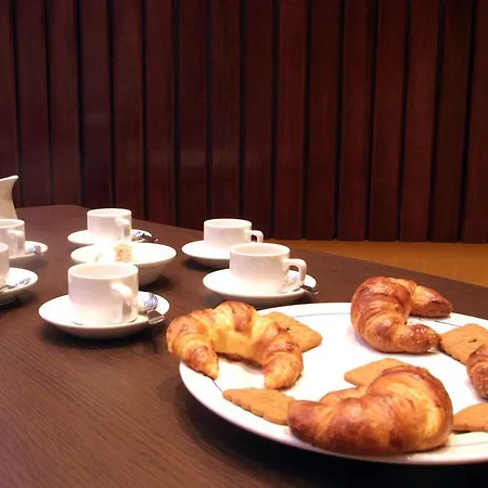 Hotel Restaurant L'hirondelle 2*