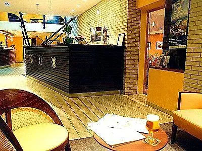 Otel Restaurant L'hirondelle 2*