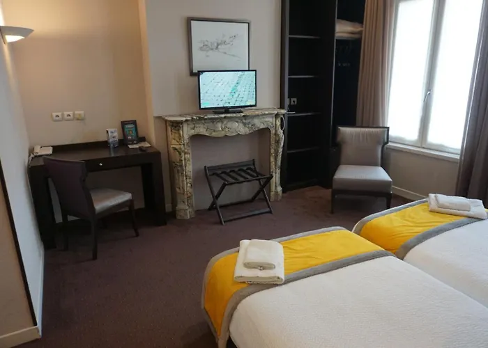 Hotel Restaurant L'hirondelle 2*